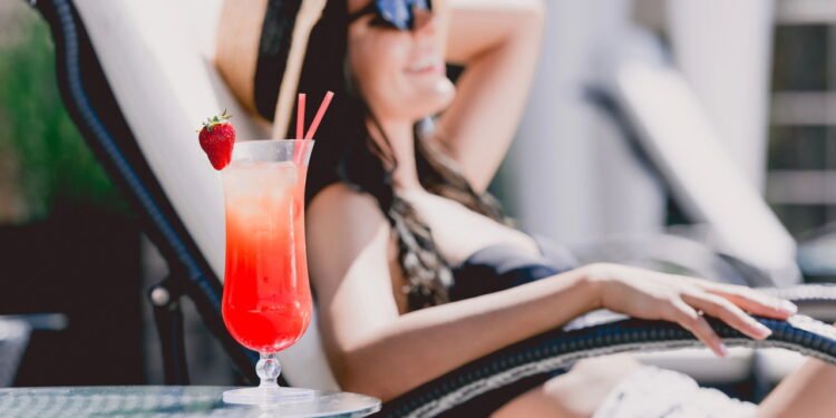 Tomar sol antes das 10h e após as 16h pode dar esses incríveis benefícios ao seu corpo