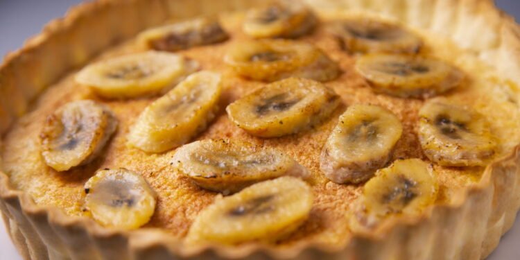 A torta de banana com nozes que conquistou até quem não gosta de bolo