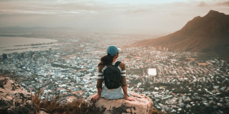 Viajar sozinha - Créditos: depositphotos.com / inlitestudio