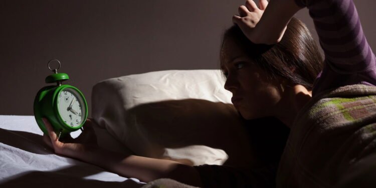 O que significa acordar às 3h da manhã, segundo a ciência