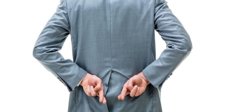 Cruzar os dedos - Créditos: depositphotos.com / MilanMarkovic