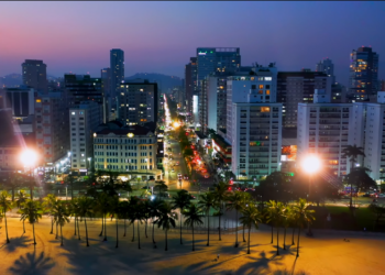 Essa cidade paulista abriga o maior porto da América Latina e conquista com sua beleza