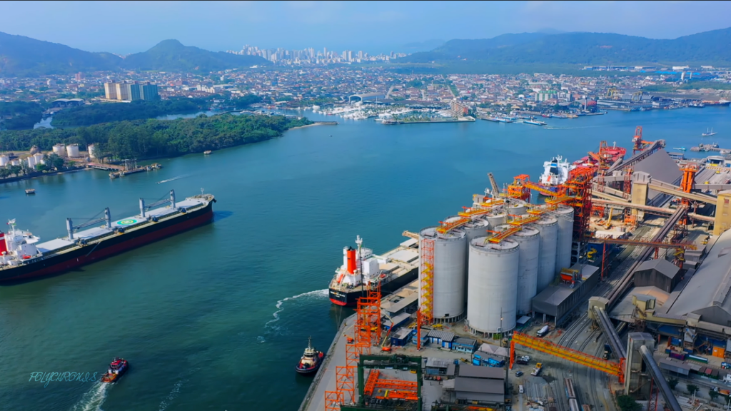 Essa cidade paulista abriga o maior porto da América Latina e conquista com sua beleza