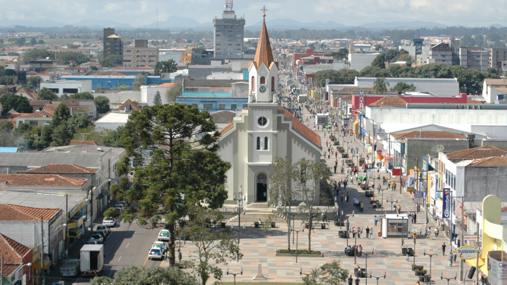 Onde viver cercado pela natureza e com alta qualidade de vida no Brasil?
