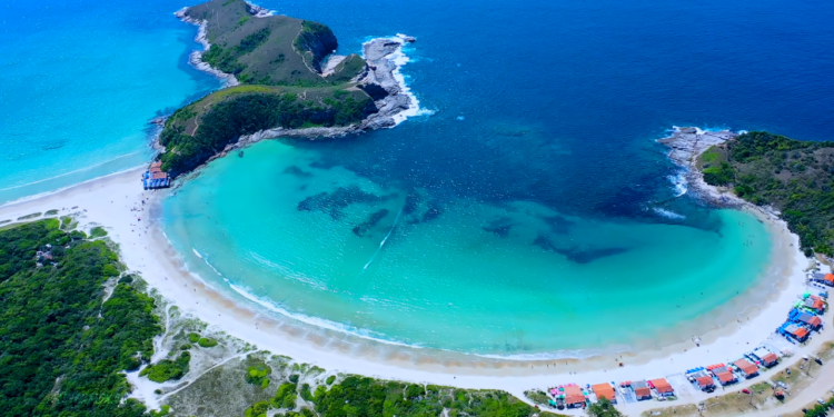 A cidade do Rio de Janeiro onde paisagens únicas acompanham uma vida leve e aconchegante