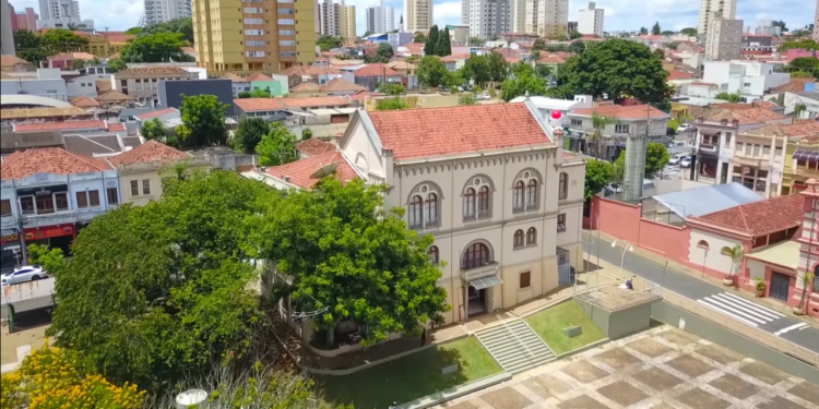 A cidade paulista que lidera o país em educação e inovação científica