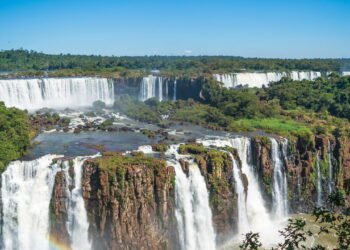 Essa cidade guarda um dos cenários mais impressionantes do planeta