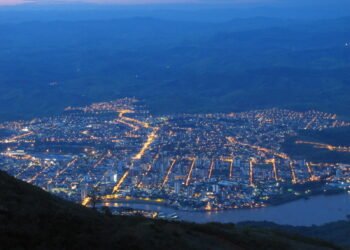 Cidade mineira de 281 mil habitantes é Capital Mundial do Voo Livre e atrai aventureiros