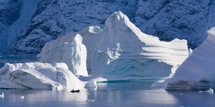 Cientistas atordoados com fenômeno misterioso sob a camada de gelo da Groenlândia