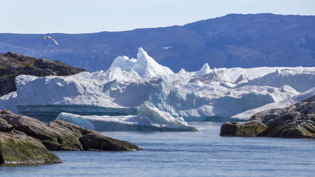 Cientistas atordoados com fenômeno misterioso sob a camada de gelo da Groenlândia