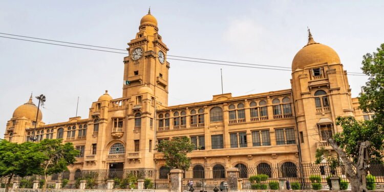 Nessa cidade você vive como rei gastando centavos e ninguém acredita nas contas