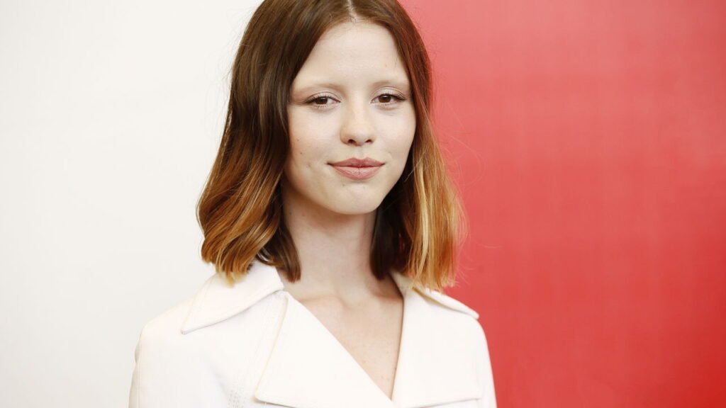 Veja como a filha de uma modelo brasileira construiu um império de sucesso em Hollywood