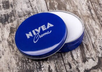 Como o creme Nivea da lata azul virou item essencial de beleza