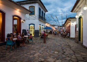 Viaje no tempo com essas vilas históricas brasileiras com construções coloniais e tradições seculares