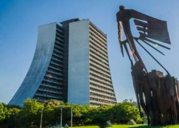 Encante-se com o pôr do sol mágico dessa cidade gaúcha