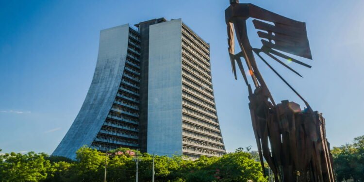 Porto Alegre destaca-se por eventos culturais, centros universitários e inovação tecnológica. // Créditos: depositphotos.com / Thisantors