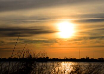 A cidade do Sul onde o pôr do sol é tão lindo que virou tradição juntar amigos e famílias para apreciar