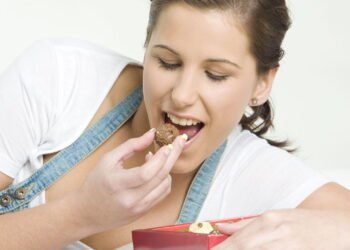 Se você fica casado durante a tarde, esses 5 alimentos podem mudar seu dia