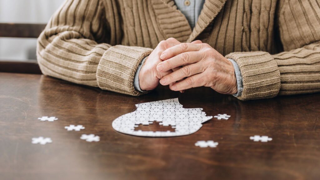 Cientistas dizem que pode ser possível proteger cérebros envelhecidos do Alzheimer com um remédio antigo