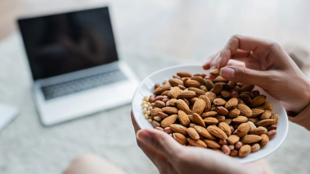 O que acontece com seu corpo quando você come amêndoas todos os dias