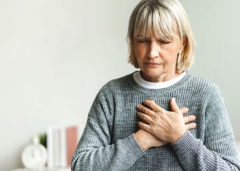 8 sinais sutis de ataques cardíacos em mulheres que os cardiologistas querem que você saiba
