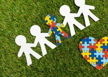 7 sinais sutis de autismo em adultos com mais de 40 anos