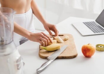 Banana ou maçã: qual fruta ajuda a manter a energia ao longo do dia, segundo especialistas