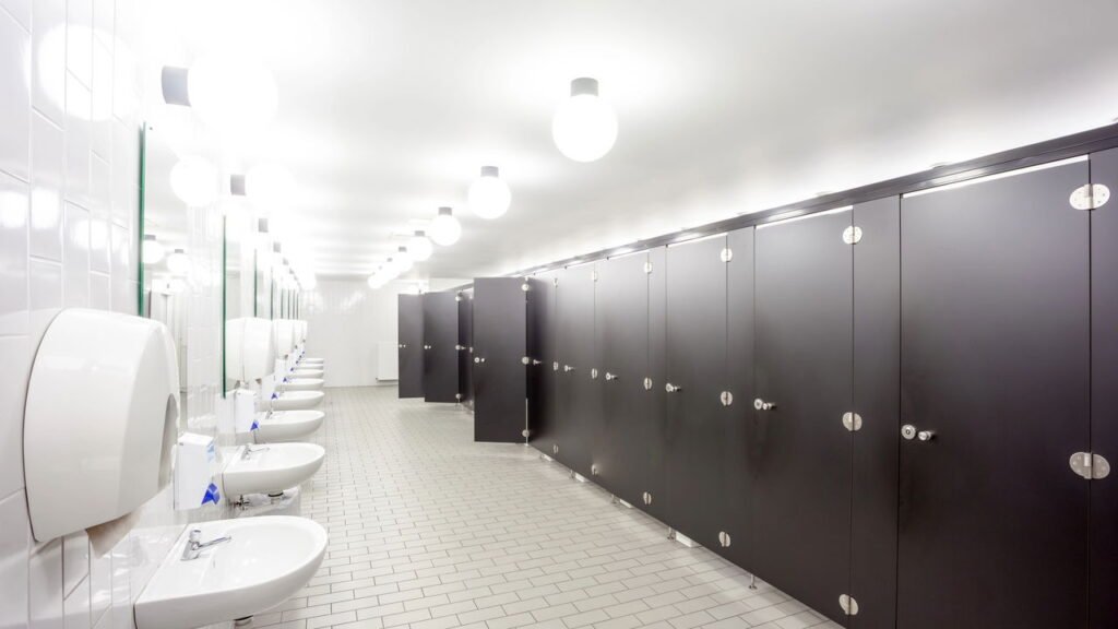 Por que uma pessoa não pode ir a um banheiro público, segundo a psicologia