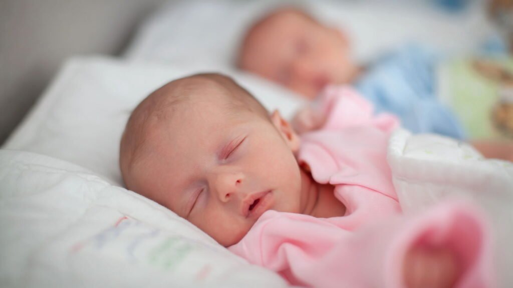 Qual é o nome de bebê mais fofo do mundo, segundo a IA