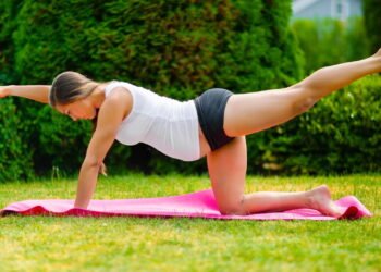 Exercício simples para fortalecer o core e prevenir dores lombares