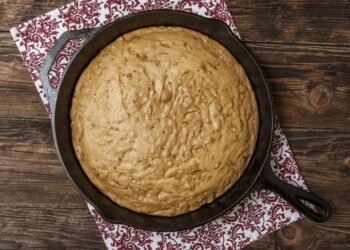 O segredo da clássica receita do bolo esponja é simples, veja o passo a passo