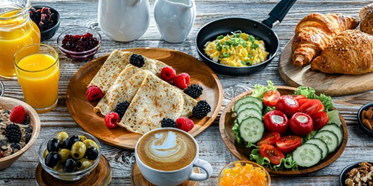 Exatamente quando começar a comer depois de acordar se estiver tentando perder peso, segundo especialistas