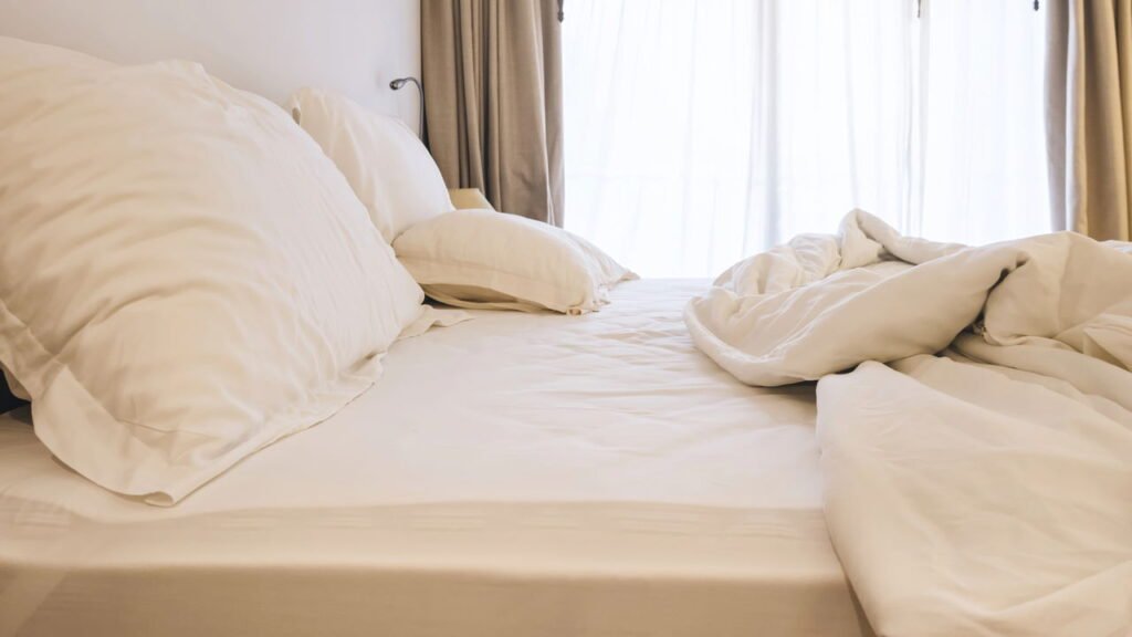 Se você deixar sua cama desarrumada pela manhã, a psicologia diz que você tem essas sete características comuns