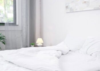 A importância de organizar a cama ao acordar, segundo especialista