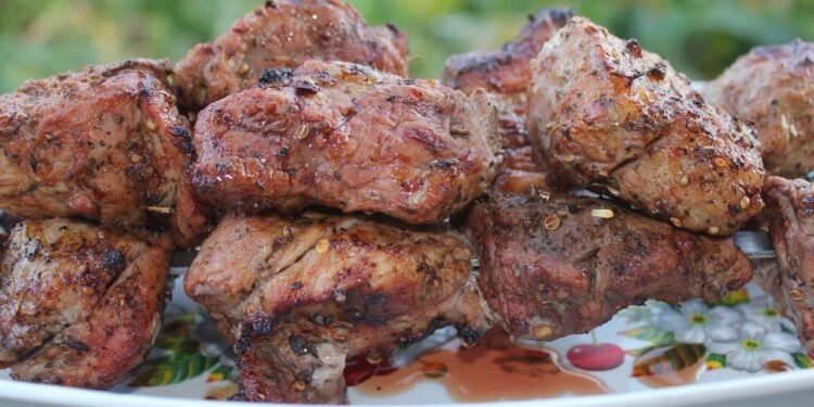 O erro que todo mundo comete ao fritar carne: como torná-la saborosa e bem cozida, segundo especialistas