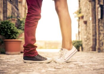 O que significa soltar gases na frente de quem ama segundo a psicologia