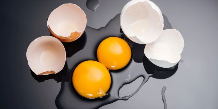 Misturar cascas de ovos com bicarbonato de sódio: por que recomendam e para que serve