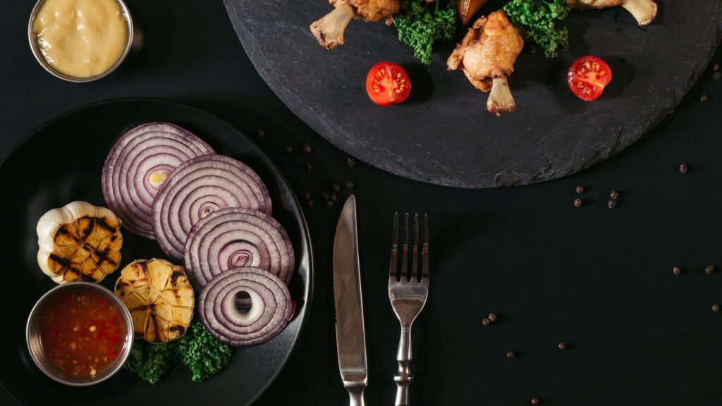 Poucos sabem: qual o sentido de passar meia cebola sobre a grelha quente