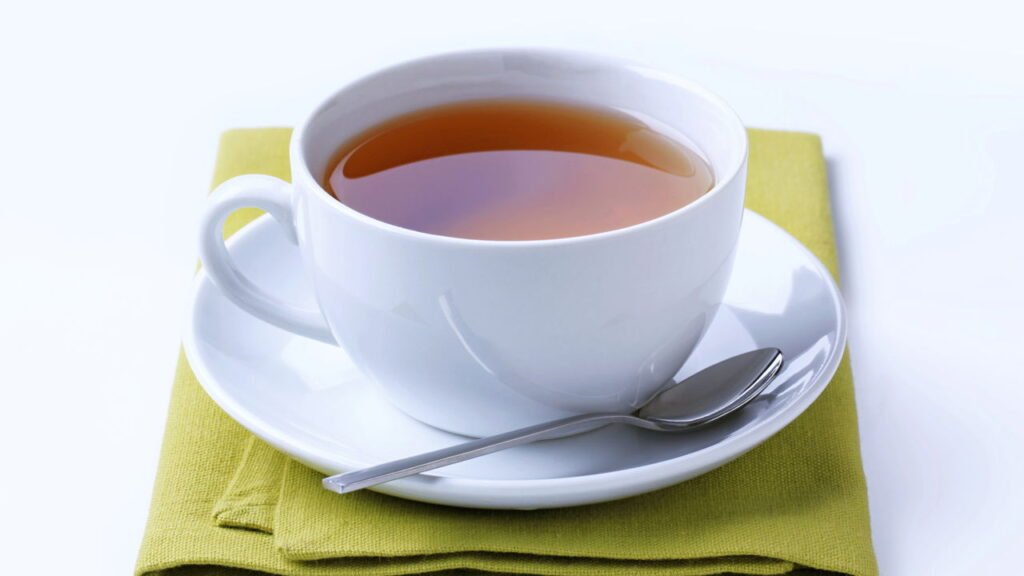6 melhores chás para a saúde do cérebro, segundo nutricionistas