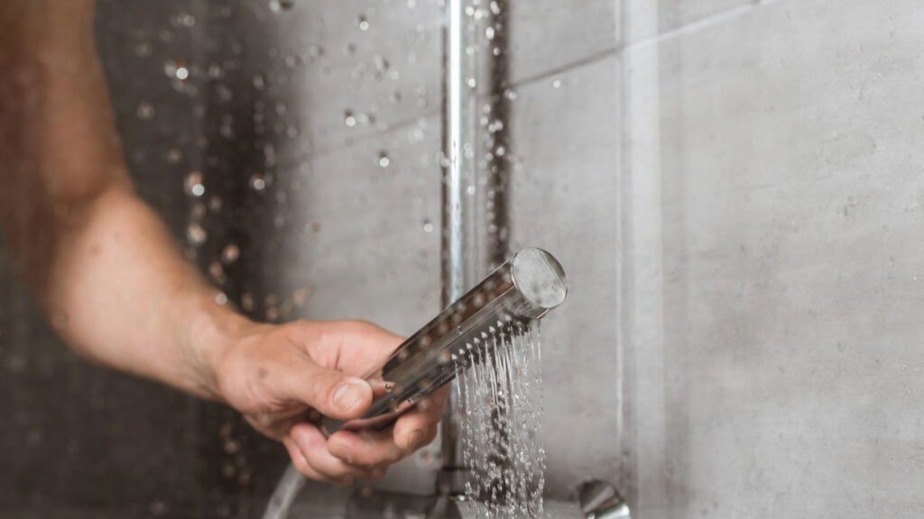 Aqui está o que acontece com seu coração se você tomar banho frio todos os dias