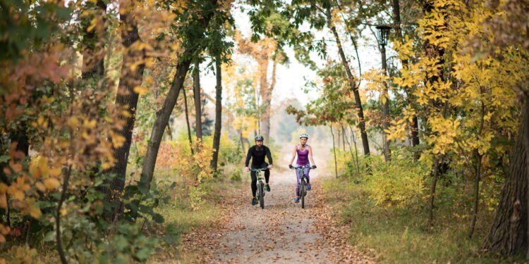 Cicloturismo - Créditos: depositphotos.com / RomanPashkovsky