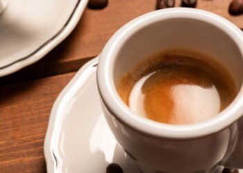 Esses 6 hábitos de manhã ao invés de tomar café vão transformar o seu dia