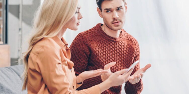 O que significa quando uma pessoa se cala para evitar conflito, de acordo com a psicologia