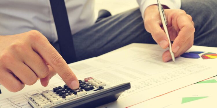 Pagar contas // Créditos: depositphotos.com / nito103