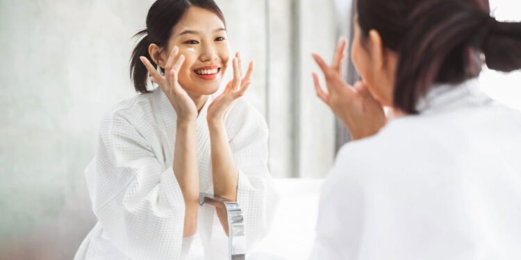 Skincare coreano revela o segredo para uma pele luminosa e saudável