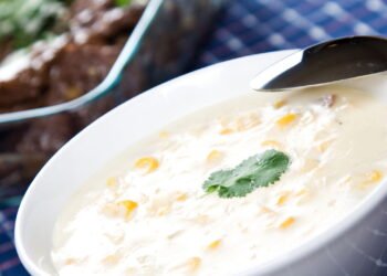 Esta receita simples transforma milho comum em prato sofisticado