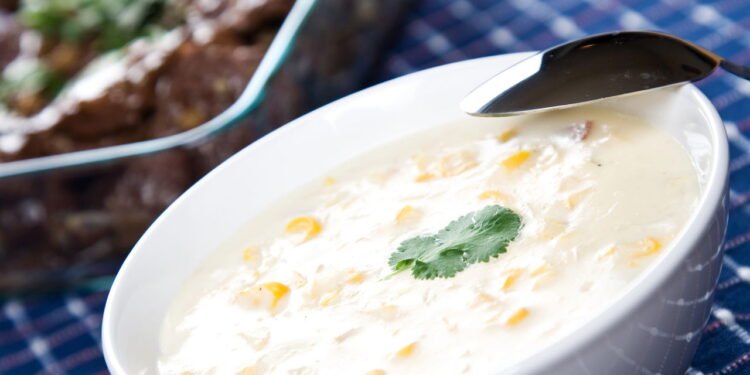 Esta receita simples transforma milho comum em prato sofisticado