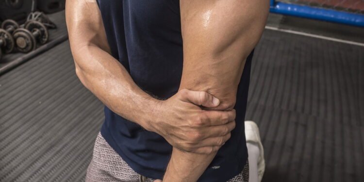 Dados que mostram como prevenir dor no cotovelo em esporte e trabalho manual