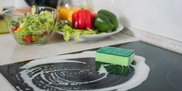 Não troque a esponja da cozinha todo mês, é um erro: com que frequência você deve fazer isso e por quê
