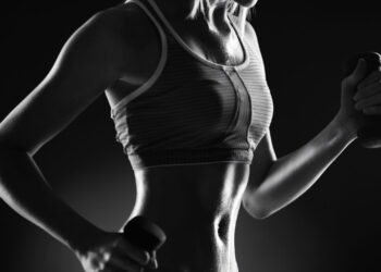 Este é o melhor hábito diário para achatar a barriga, segundo os treinadores